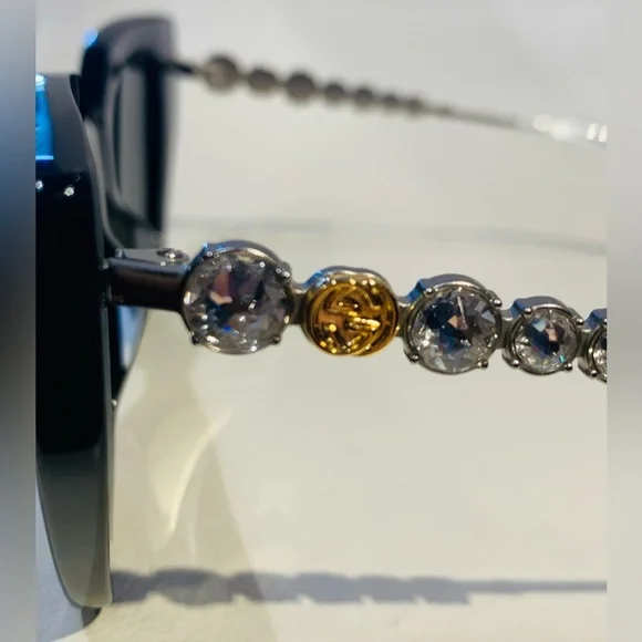 New Women’s Gucci Sunglasses - Picture 12 of 13